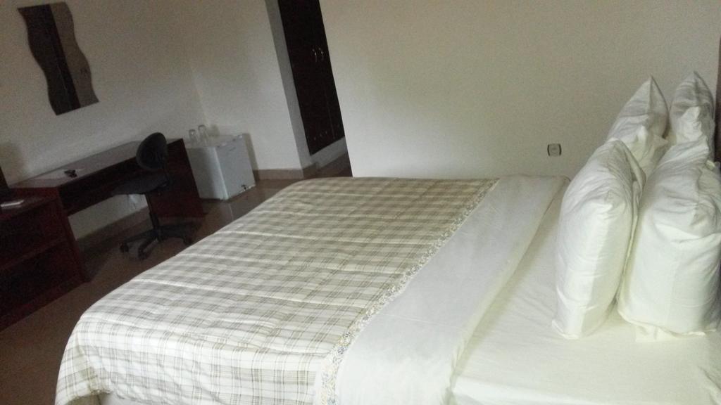 Zambezi Inn Hotel Conakry Ruang foto