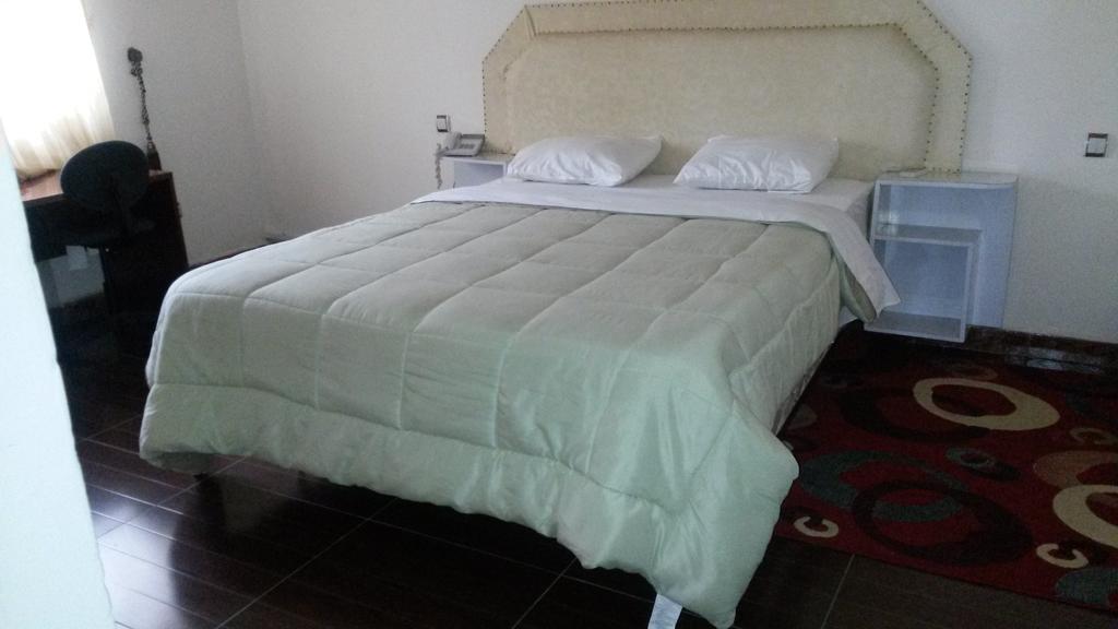 Zambezi Inn Hotel Conakry Ruang foto