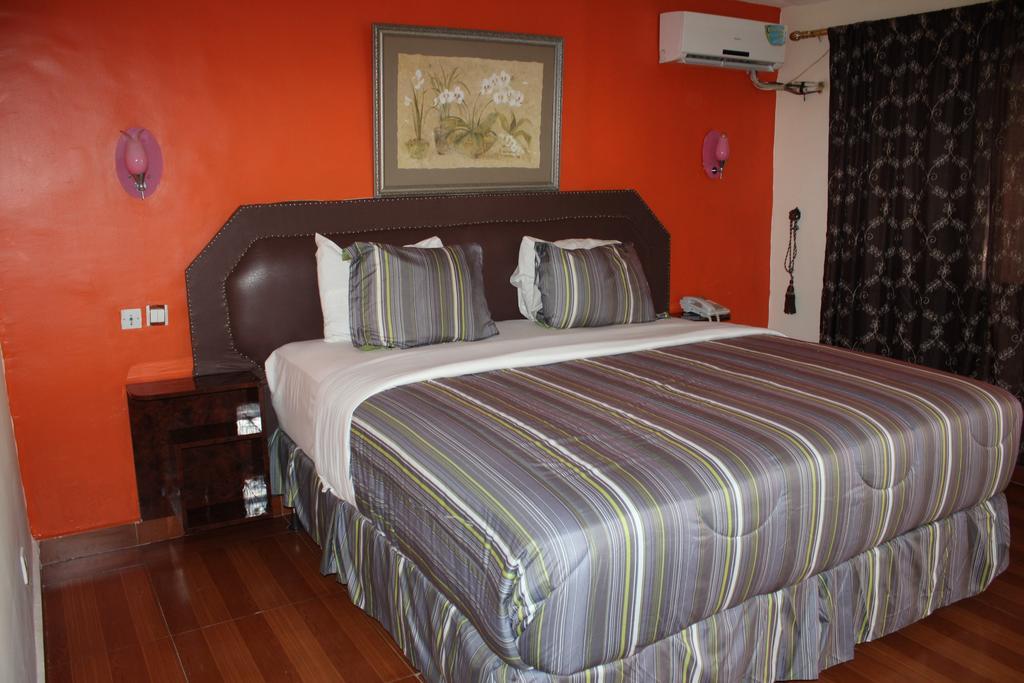 Zambezi Inn Hotel Conakry Bagian luar foto