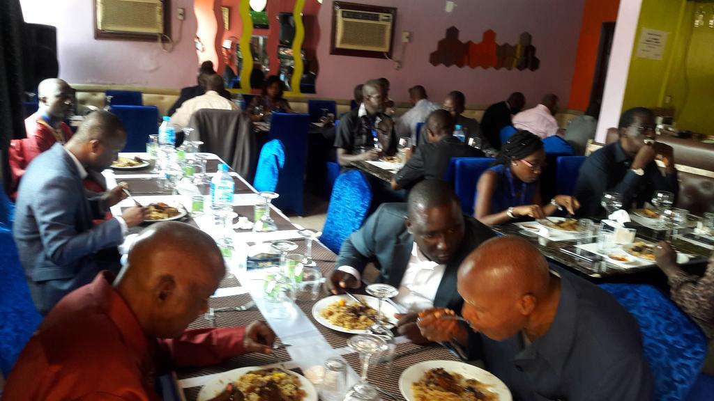 Zambezi Inn Hotel Conakry Bagian luar foto