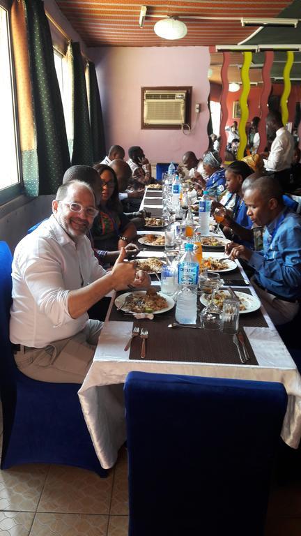 Zambezi Inn Hotel Conakry Bagian luar foto